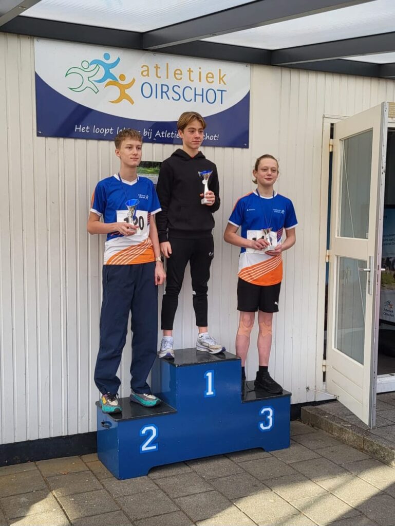 Has van de Rakt en Wouter Kabel op het podium bij de Auwjaorscross in Oirschot